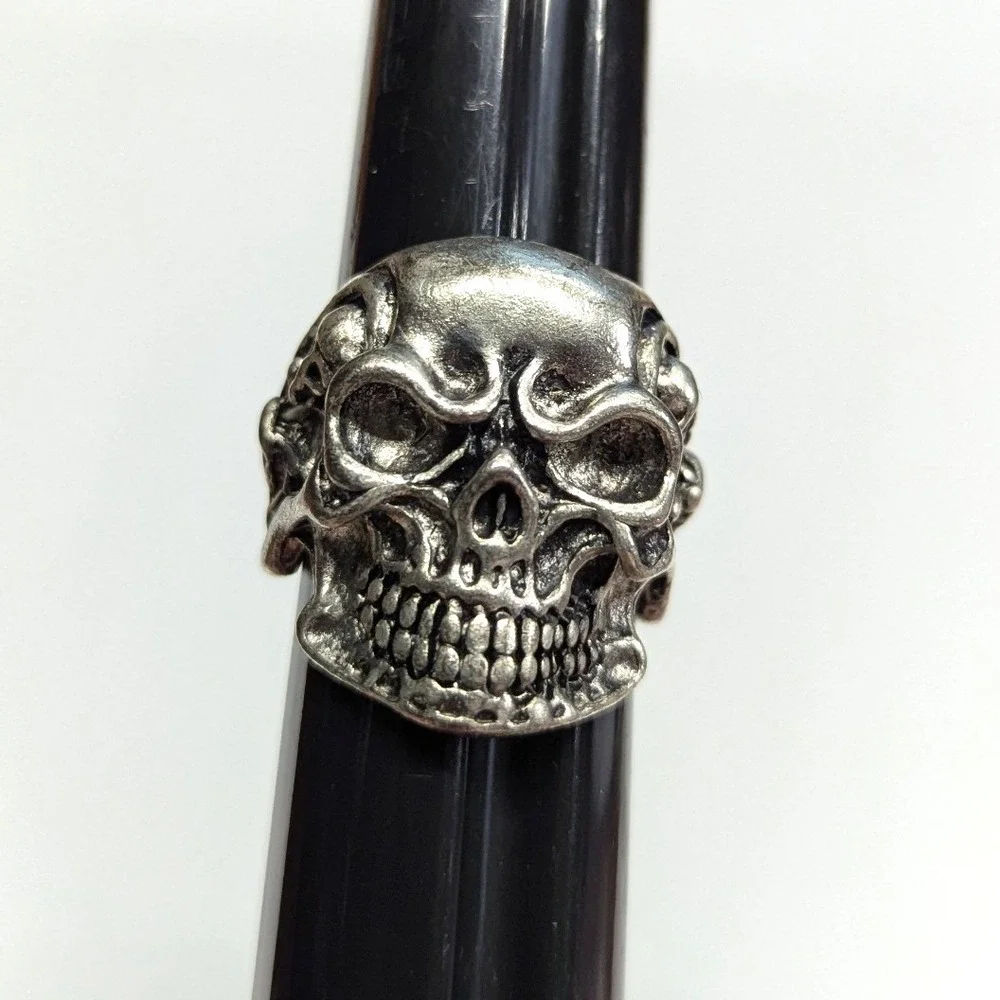 Vintage New Skull Ring Unisex Big Mens Plus Size 11 SilverTone Gothic‎ Biker